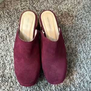 Intentionally blank clogs 39
